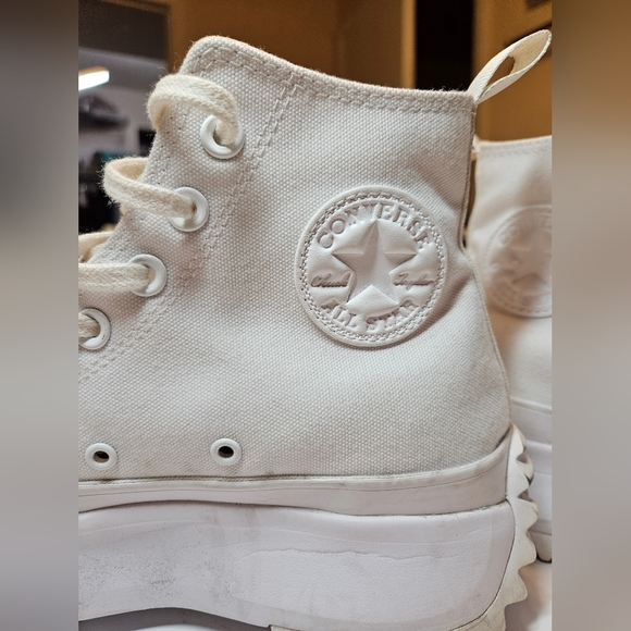 Converse - Picture 9 of 9